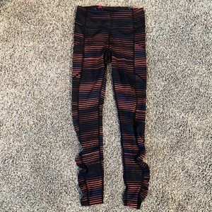 Lululemon scrunch leg with side pockets size 4